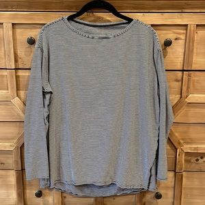 Lululemon Back in action long sleeve shirt